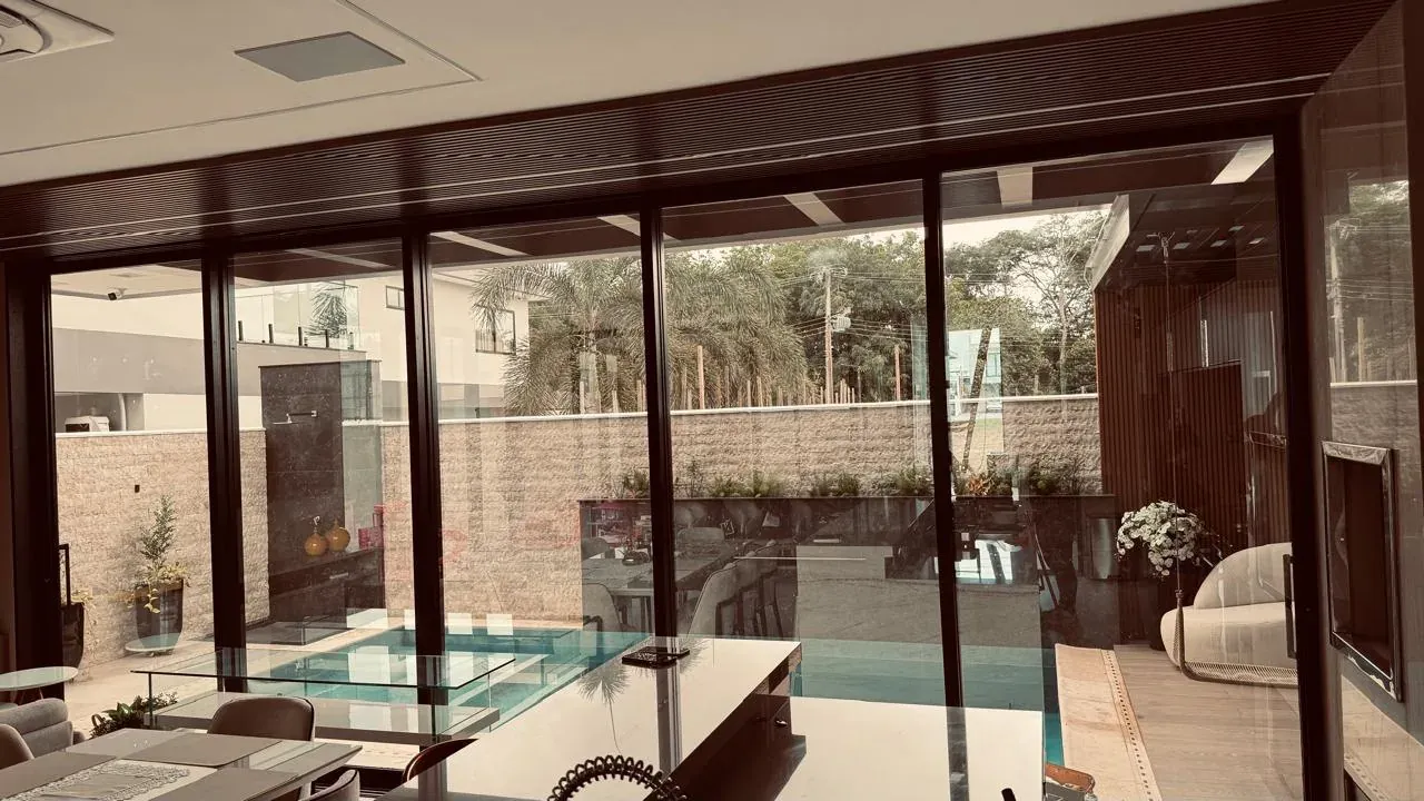 Obra de esquadrias de alumínio e vidro em Macapá — Casa Vidro e Alumínio